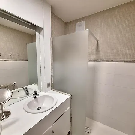 T3 Lumineux, Balcon Sud, Parking, Proche Et Commerces - Fr-1-92-688 דירה