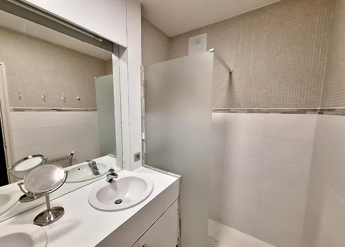 T3 Lumineux, Balcon Sud, Parking, Proche Et Commerces - Fr-1-92-688 דירה